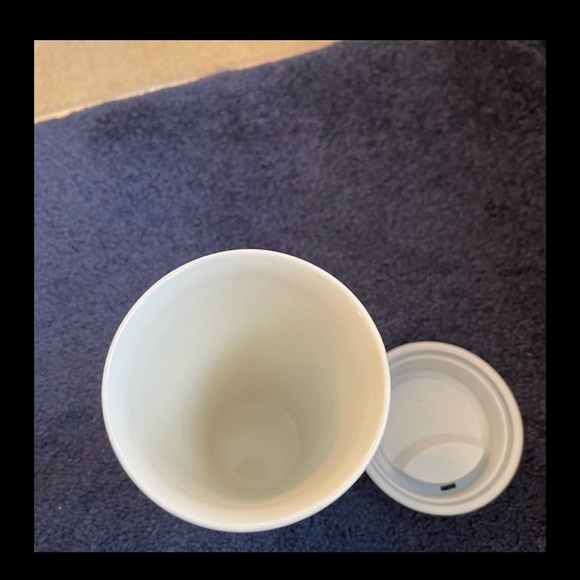 Blue and white travel cup with silcone cover and sleeve - Picture 4 of 4